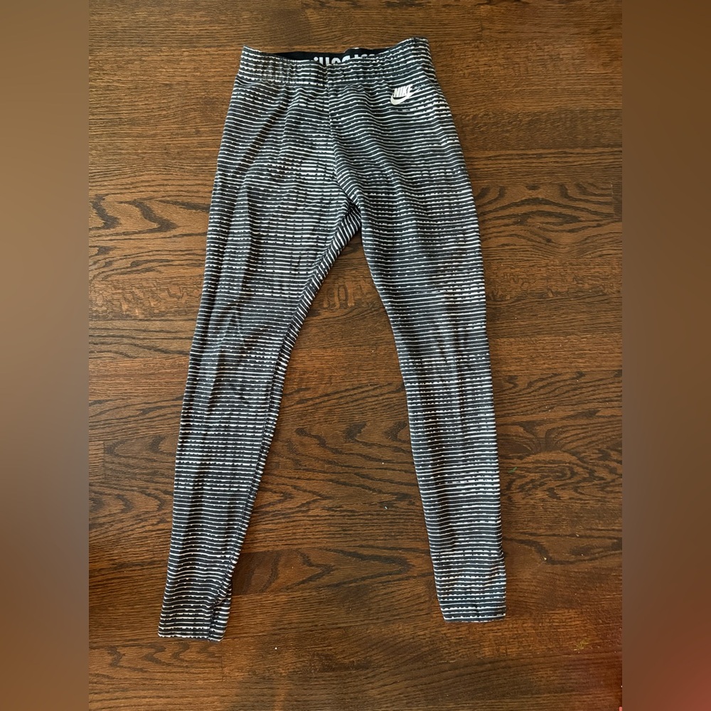 Nike Black and White Patterned Leggings